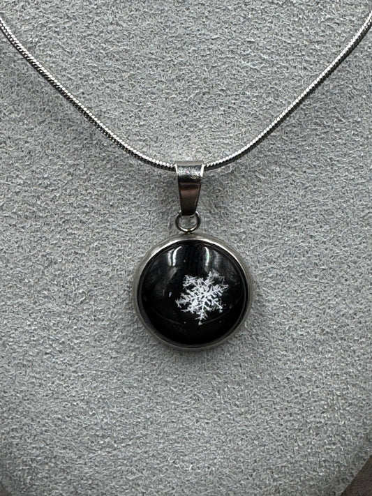 Snowflake Pendant 122625-05