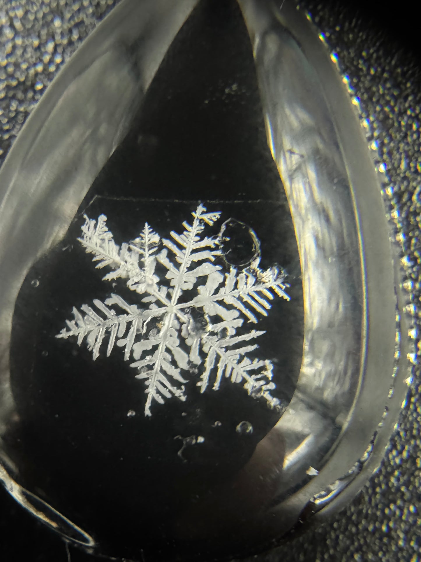 Snowflake Pendant 121125-02