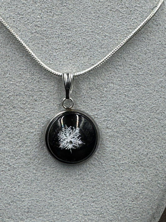 Snowflake Pendant 122625-01
