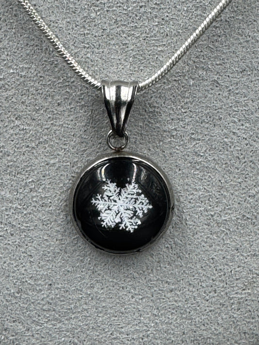 Snowflake Pendant 121925-02