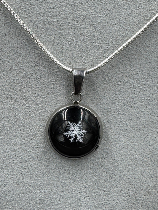Snowflake Pendant 122625-09