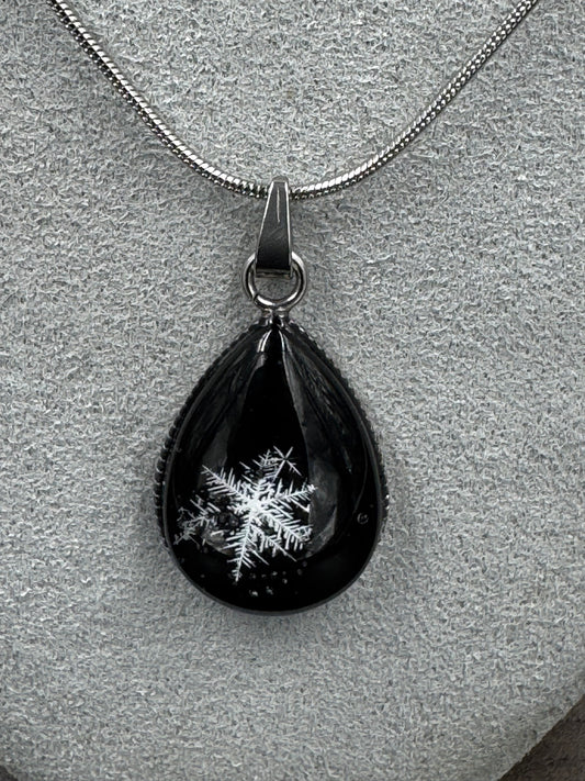 Snowflake Pendant 122625-07