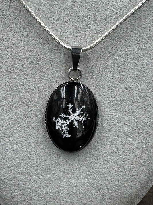 Snowflake Pendant 121925-07