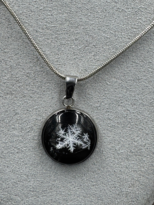 Snowflake Pendant 122625-06