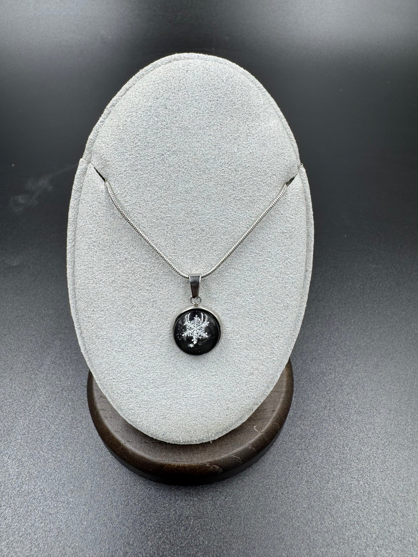 Snowflake Pendant 122726-03