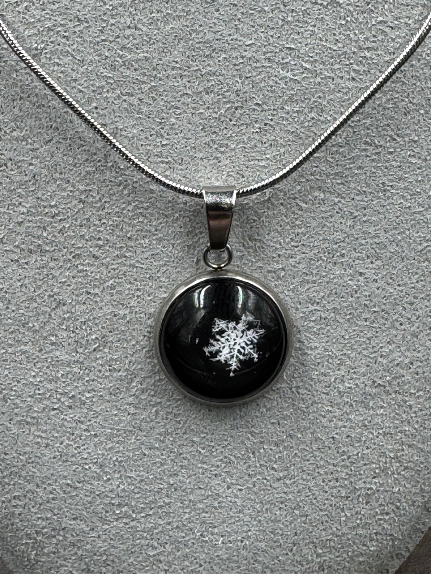 Snowflake Pendant 122625-05