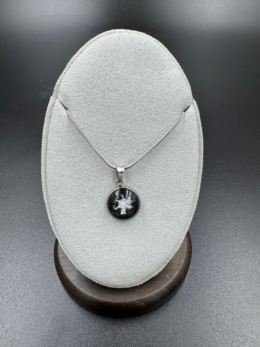 Snowflake Pendant 122625-11