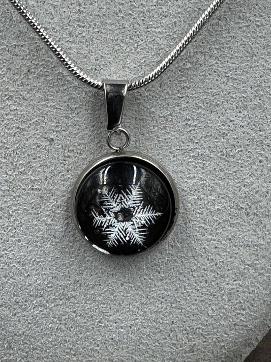 Snowflake Pendant 122725-06