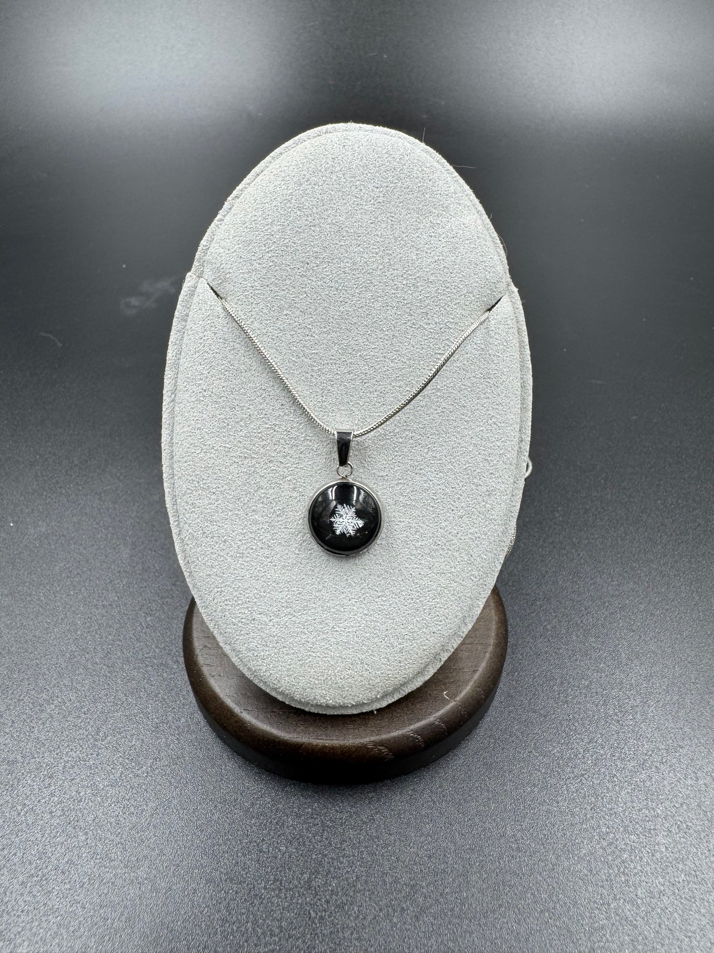 Snowflake Pendant 122625-14