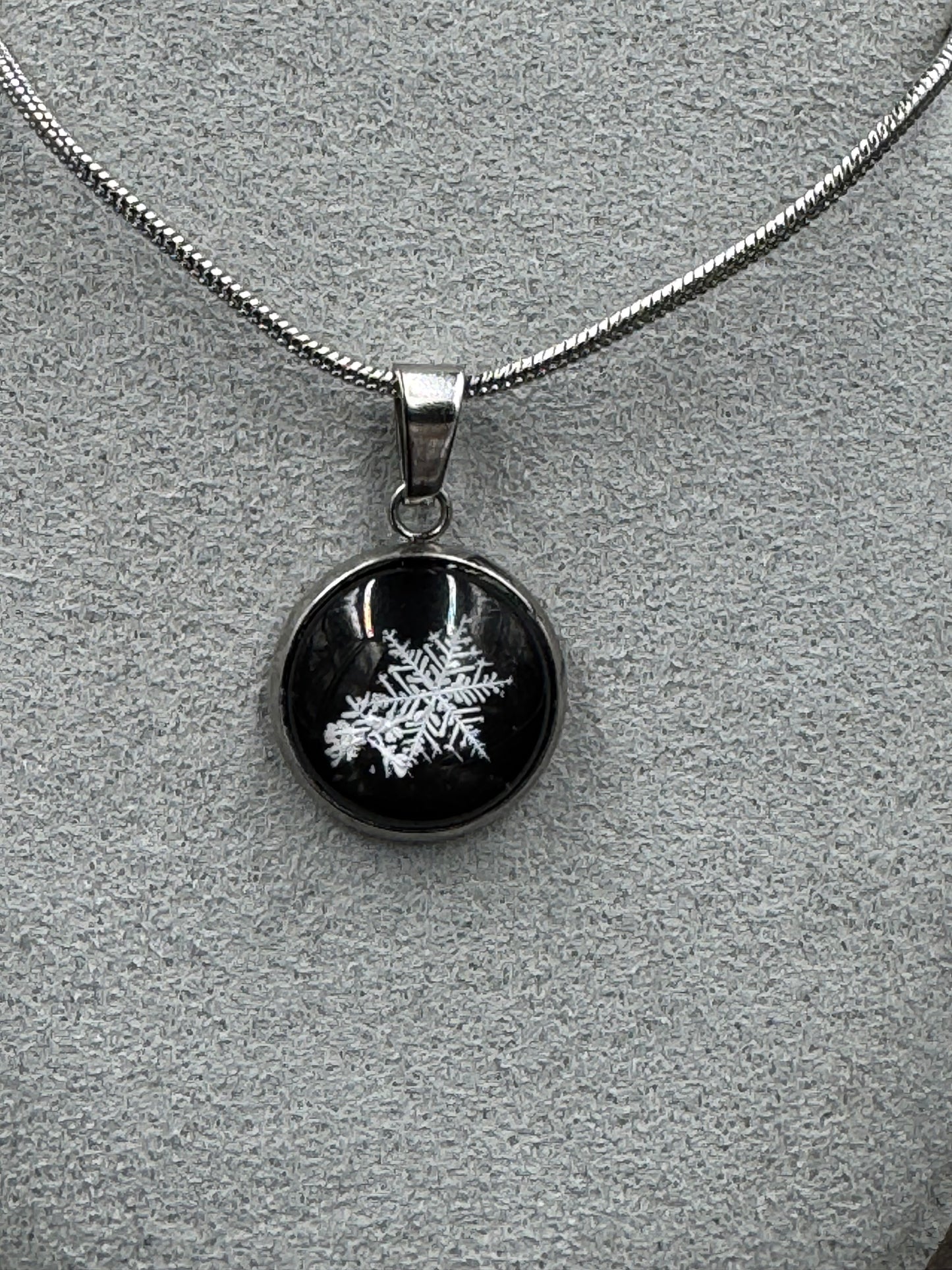 Snowflake Pendant 010326-01
