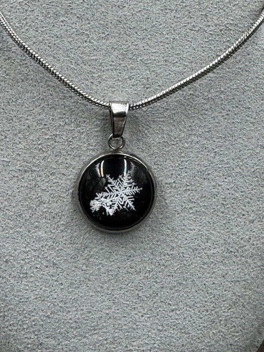 Snowflake Pendant 010326-01