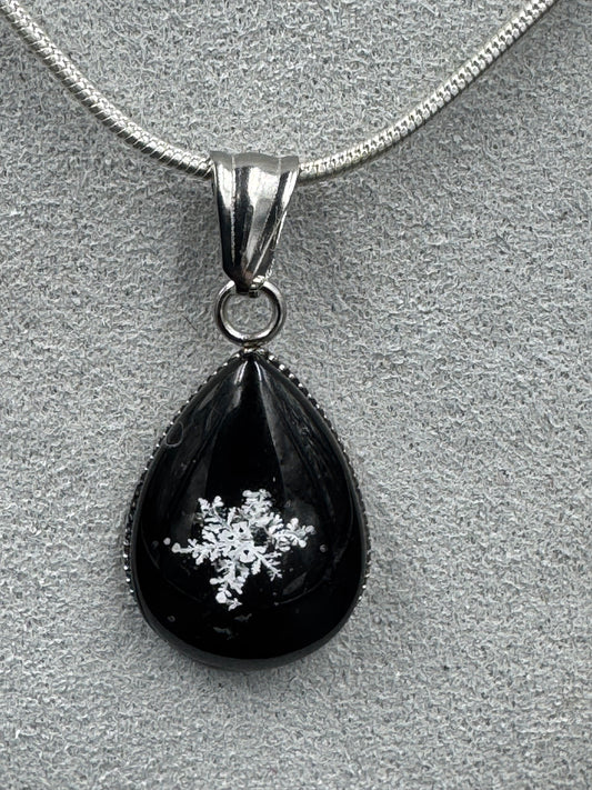 Snowflake Pendant 121925-03