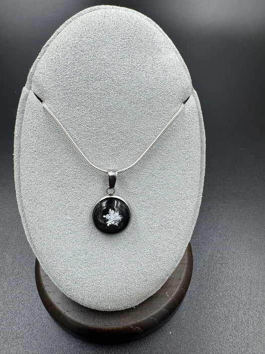 Snowflake Pendant 121925-01
