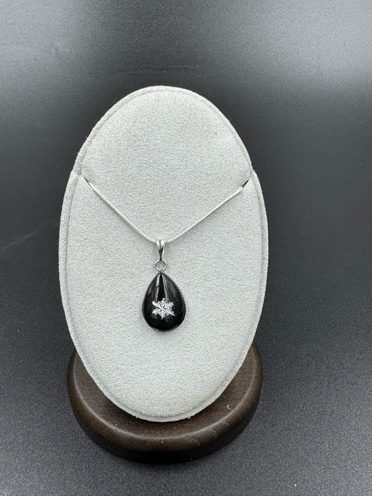 Snowflake Pendant 121125-02