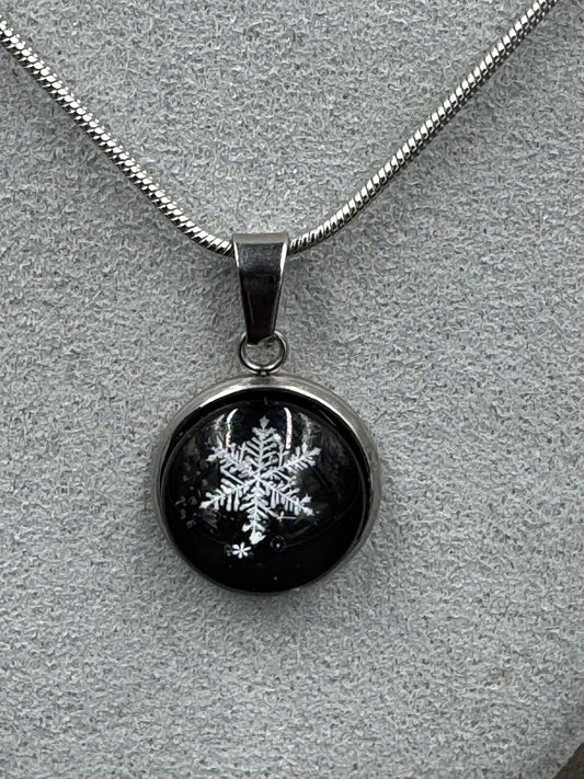 Snowflake Pendant 122726-03