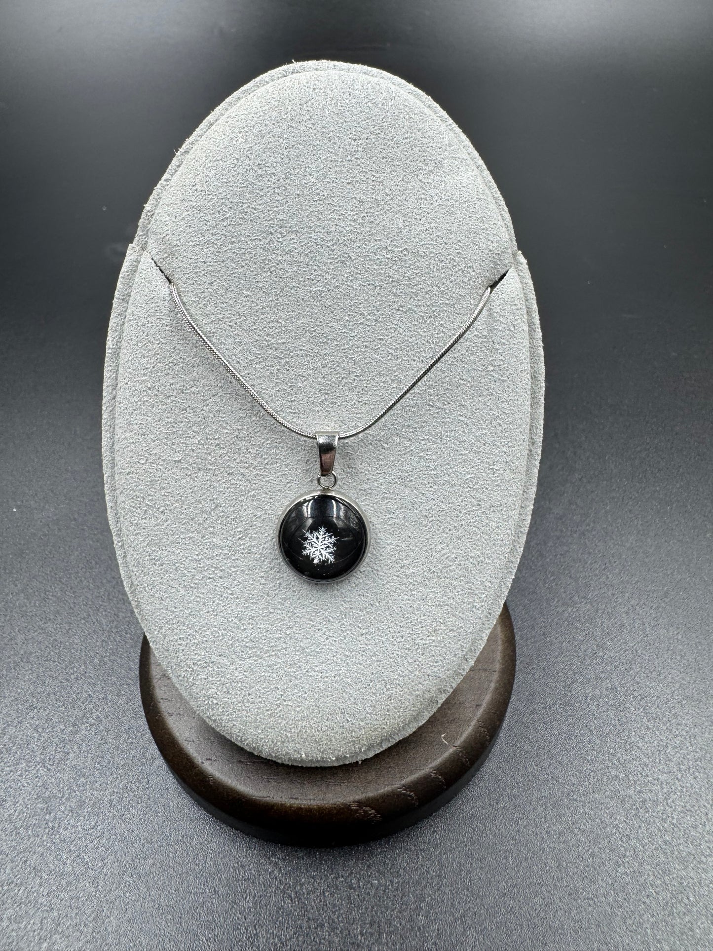 Snowflake Pendant 122625-02