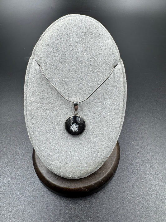 Snowflake Pendant 122625-02