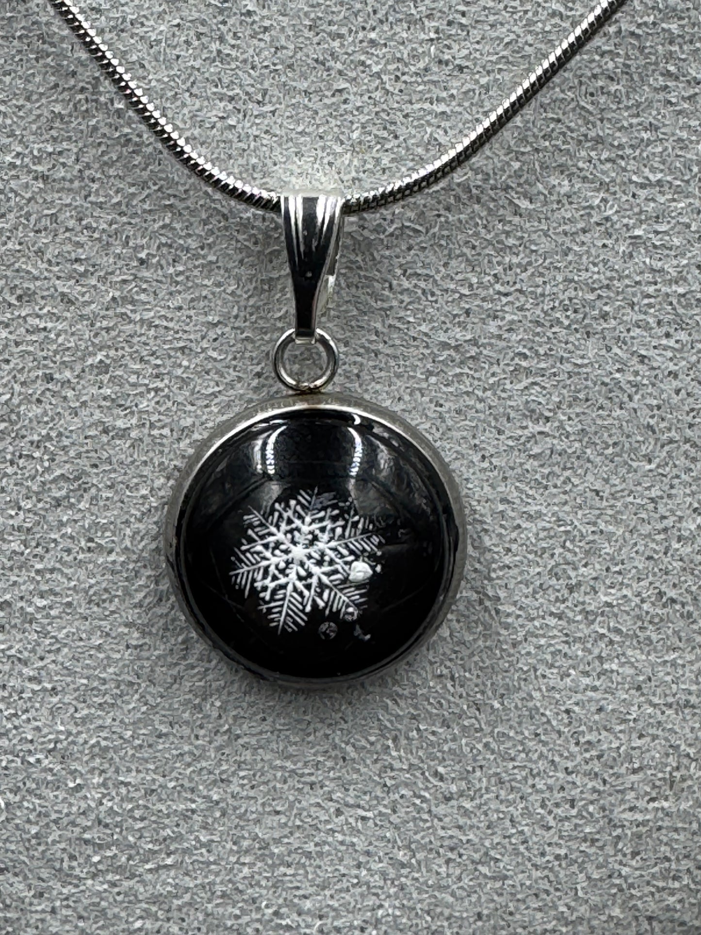 Snowflake Pendant 122625-03