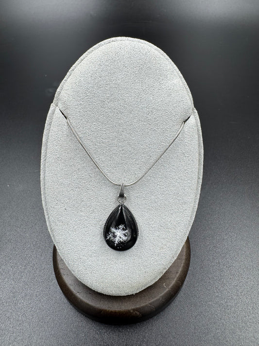 Snowflake Pendant 122625-07