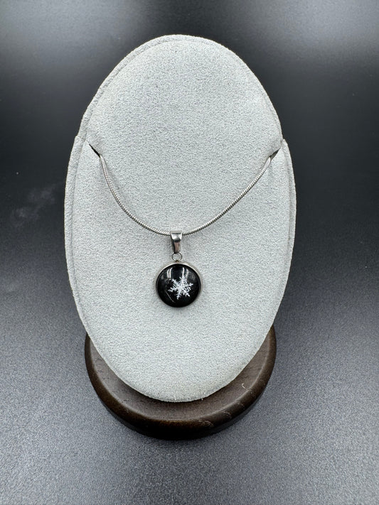 Snowflake Pendant 122725-02
