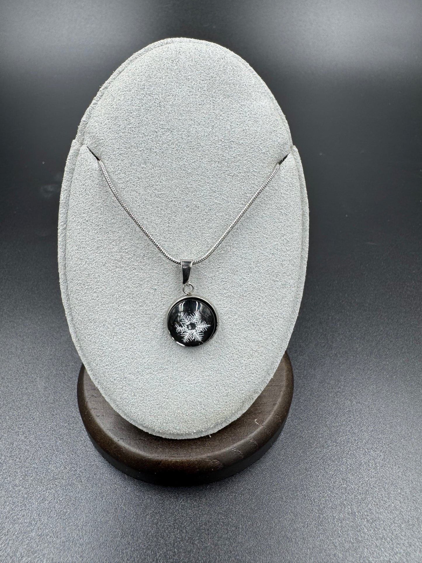 Snowflake Pendant 122725-06