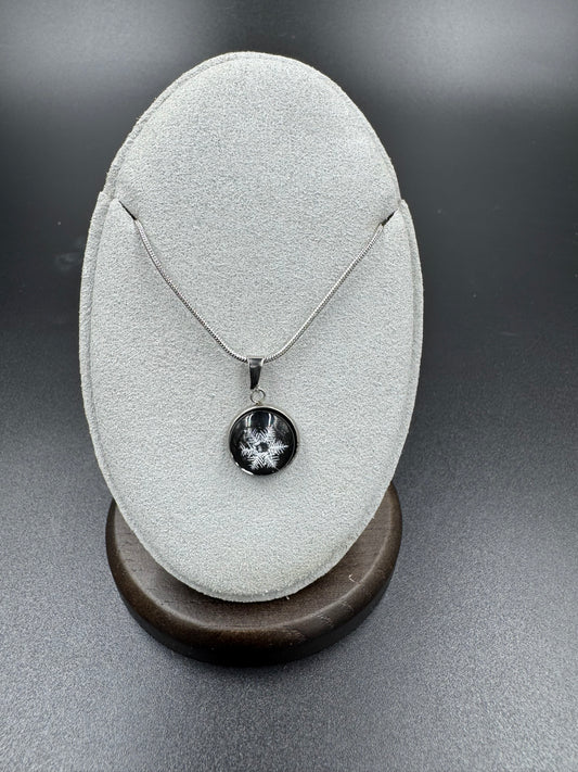 Snowflake Pendant 122725-06