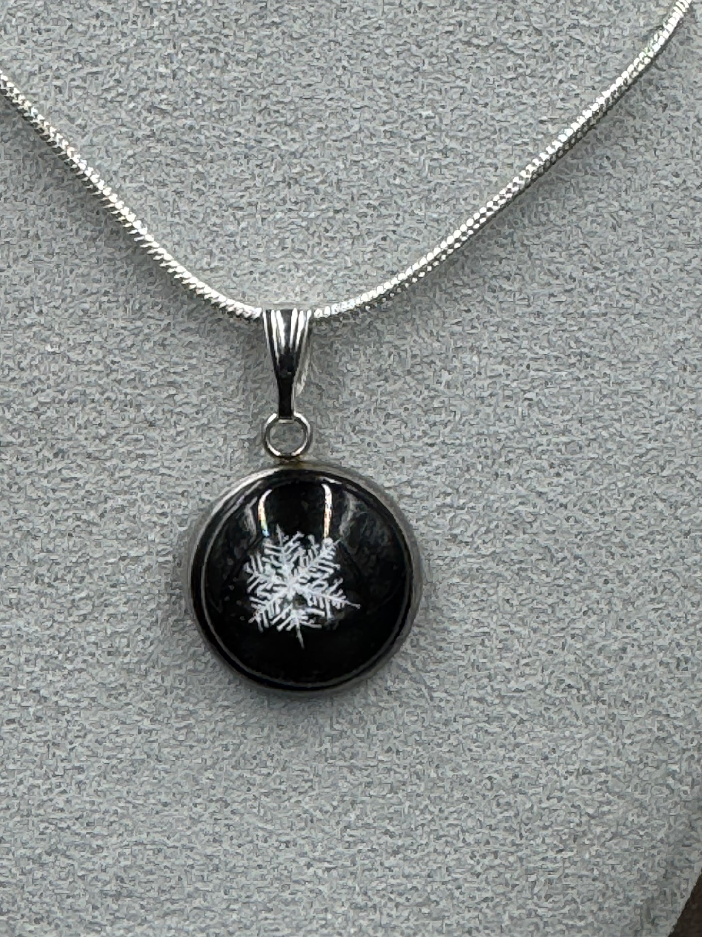 Snowflake Pendant 122625-01