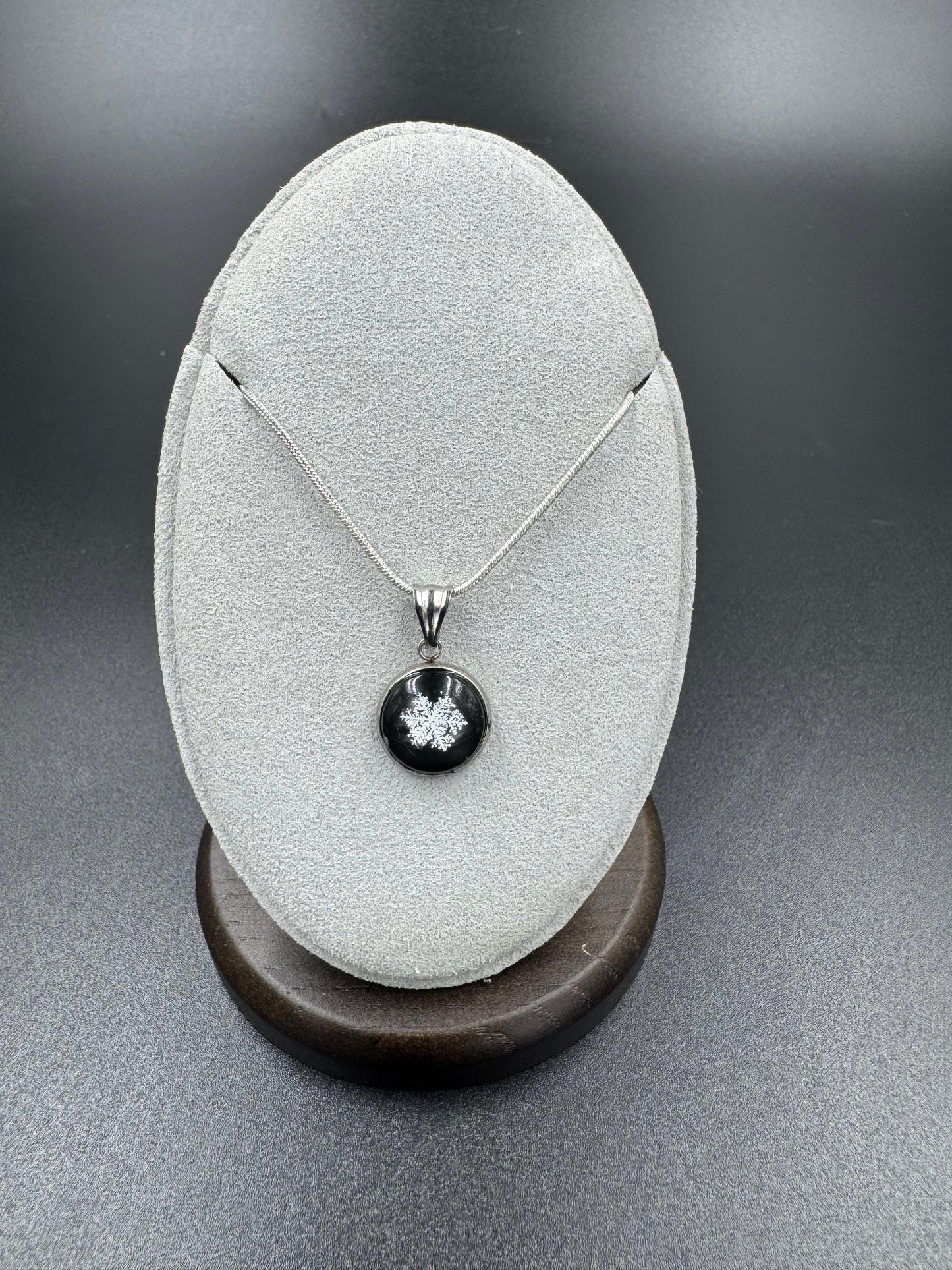 Snowflake Pendant 121925-02