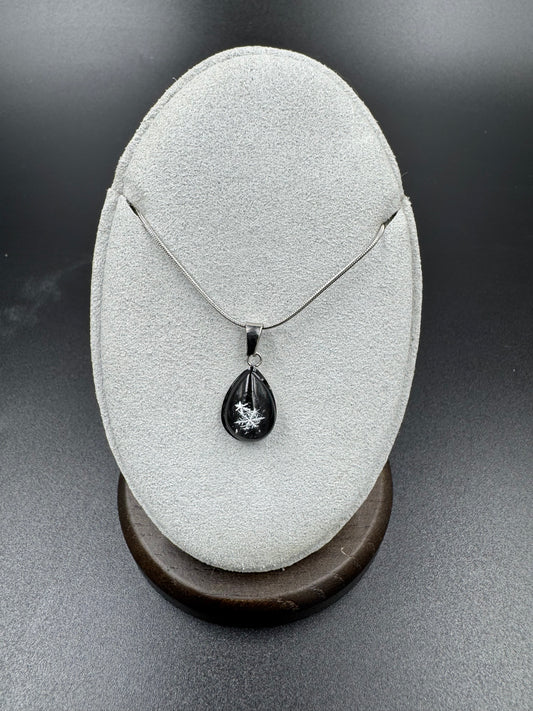 Snowflake Pendant 122725-05
