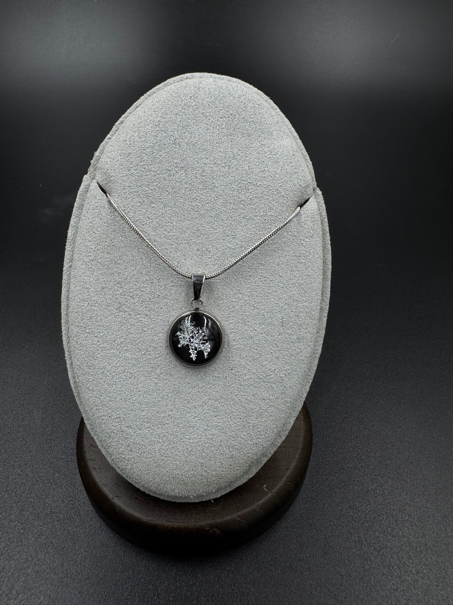 Snowflake Pendant 010326-02