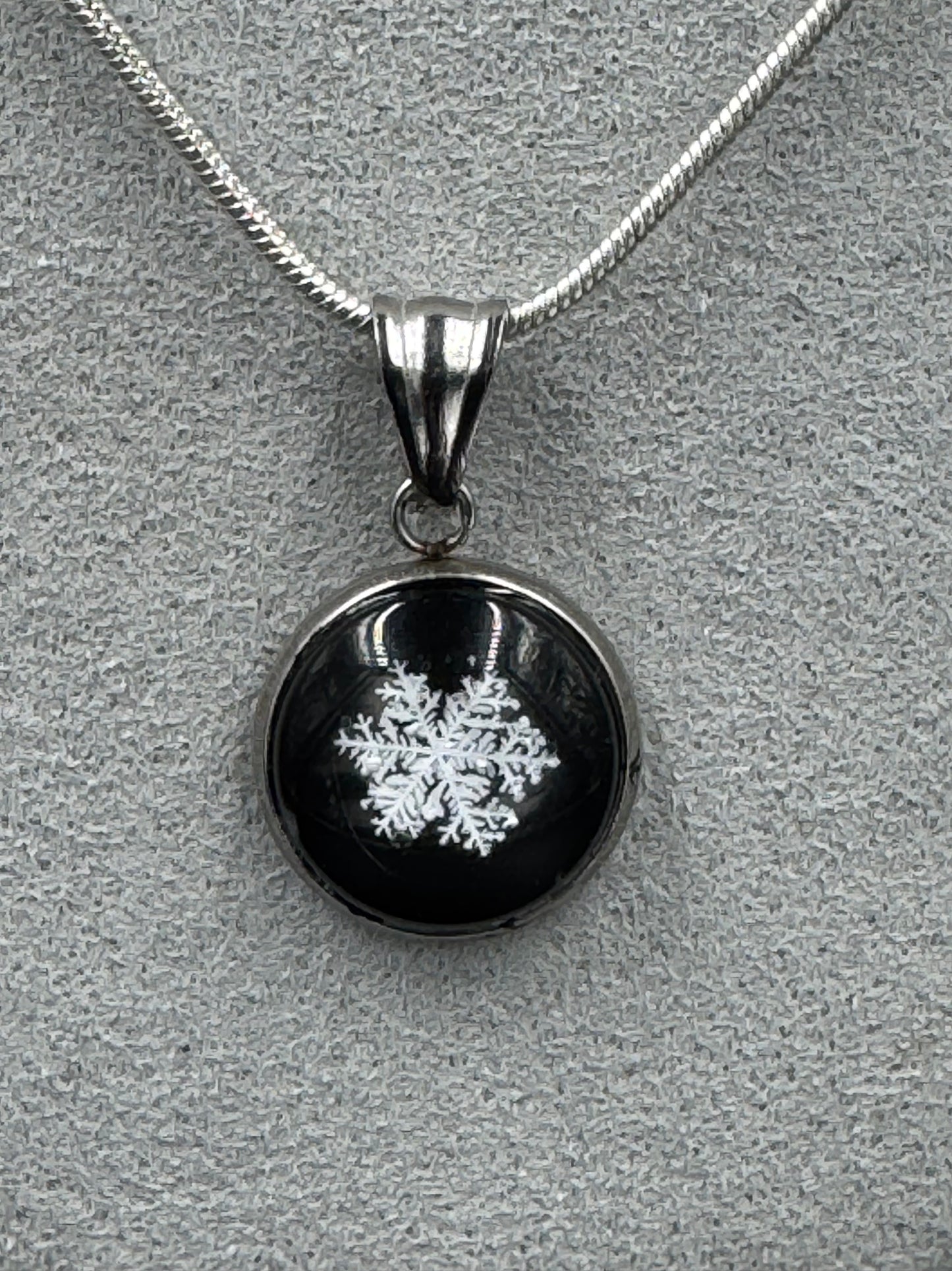 Snowflake Pendant 121925-02