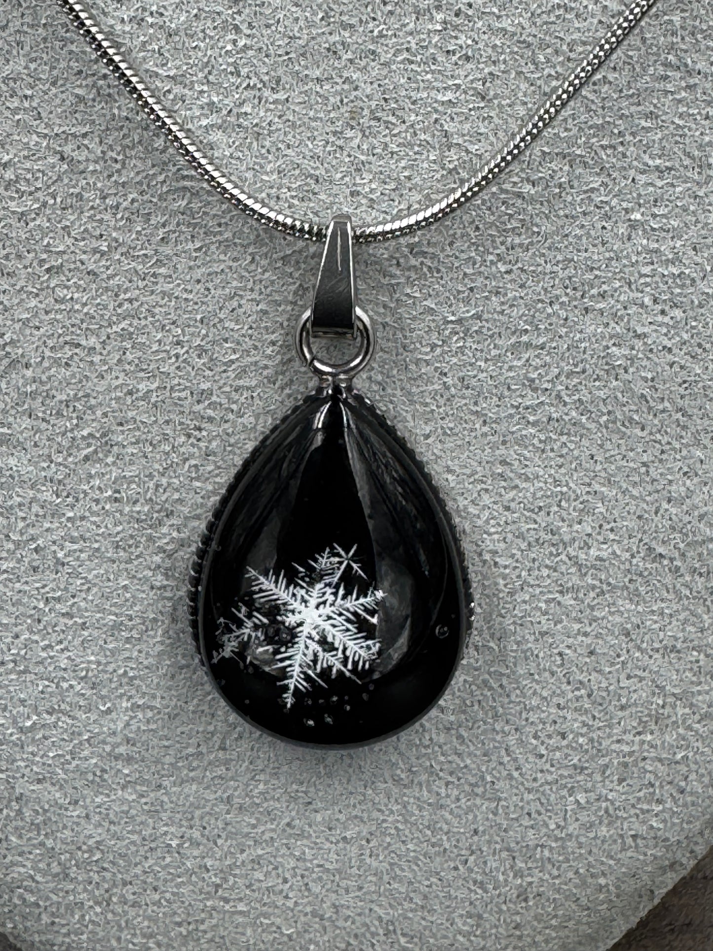 Snowflake Pendant 122625-07