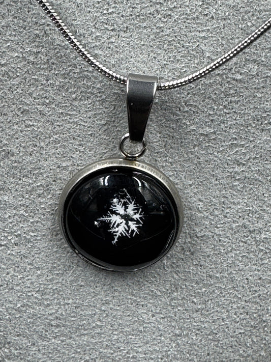 Snowflake Pendant 121925-06