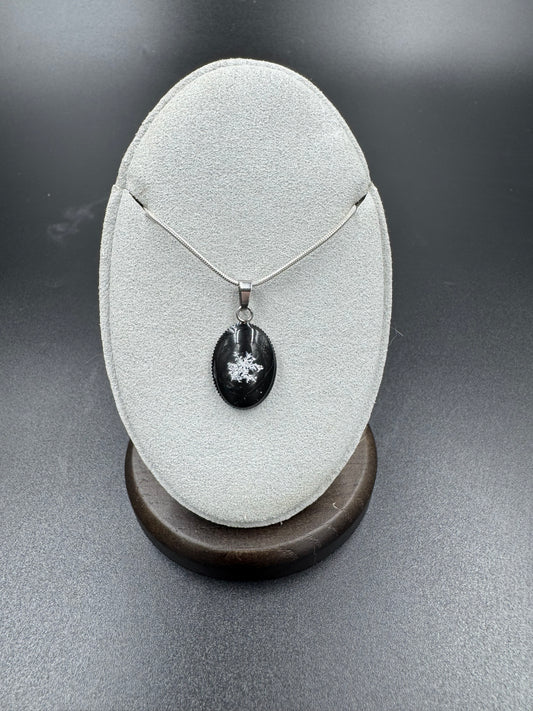 Snowflake Pendant 121925-04