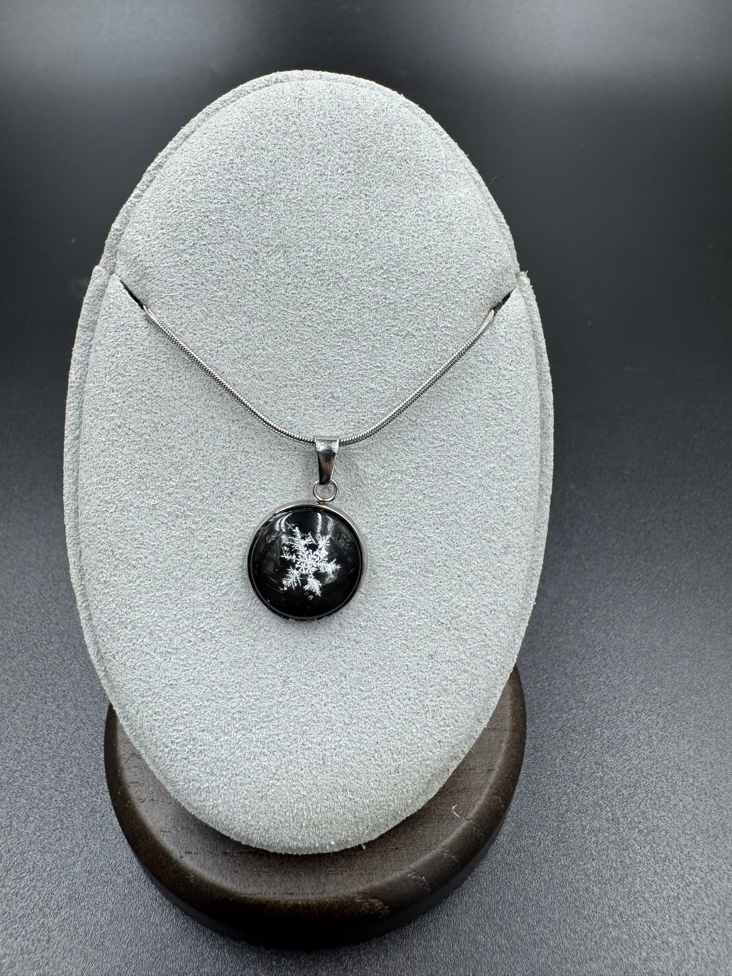 Snowflake Pendant 122625-16