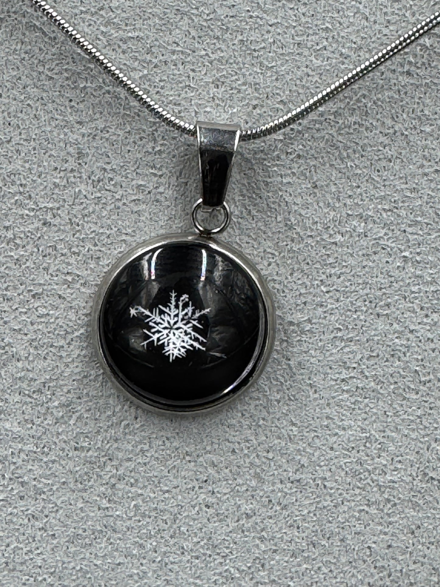 Snowflake Pendant 122625-10