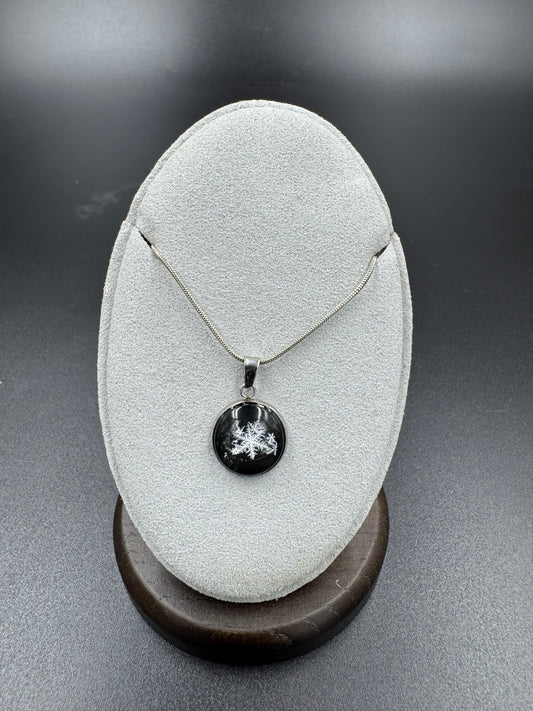 Snowflake Pendant 122625-06