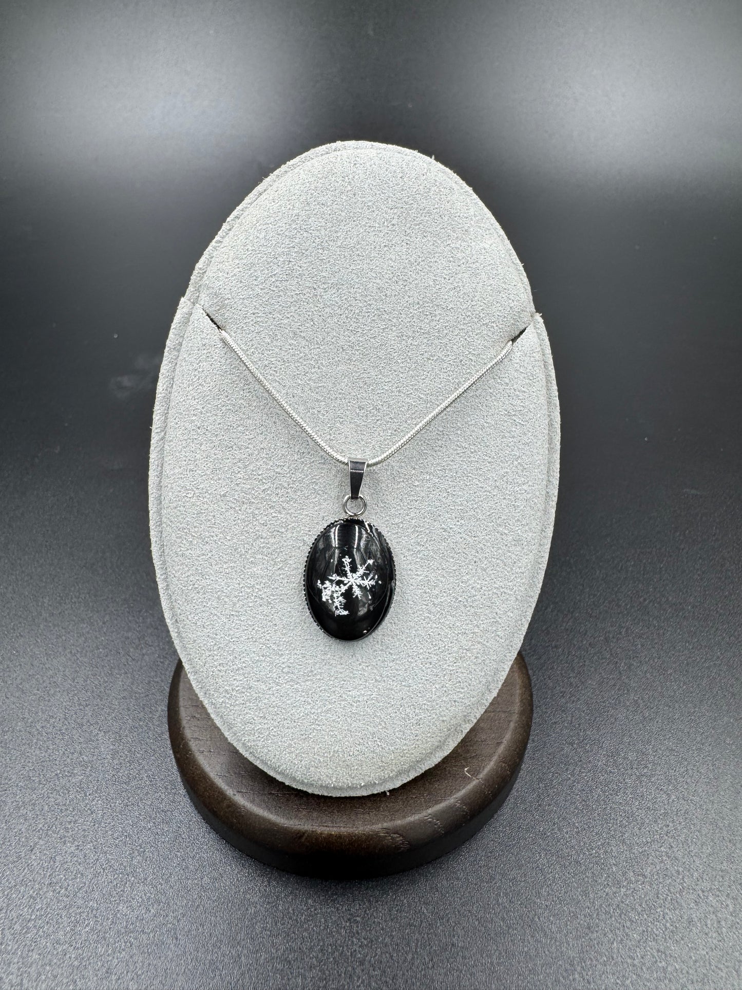 Snowflake Pendant 121925-07