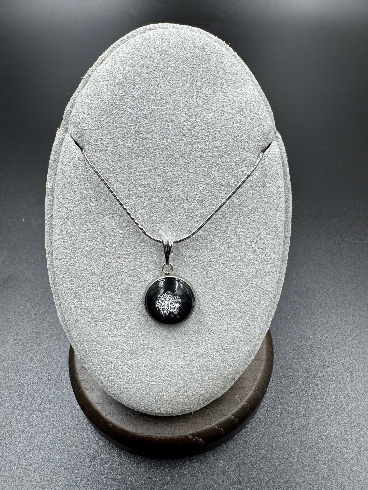 Snowflake Pendant 122625-03