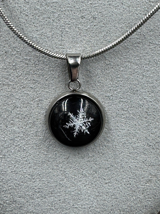 Snowflake Pendant 122725-02