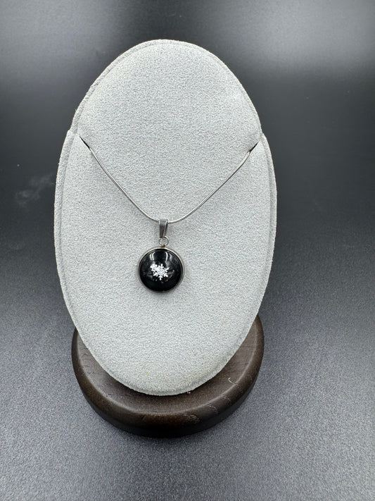 Snowflake Pendant 121825-01