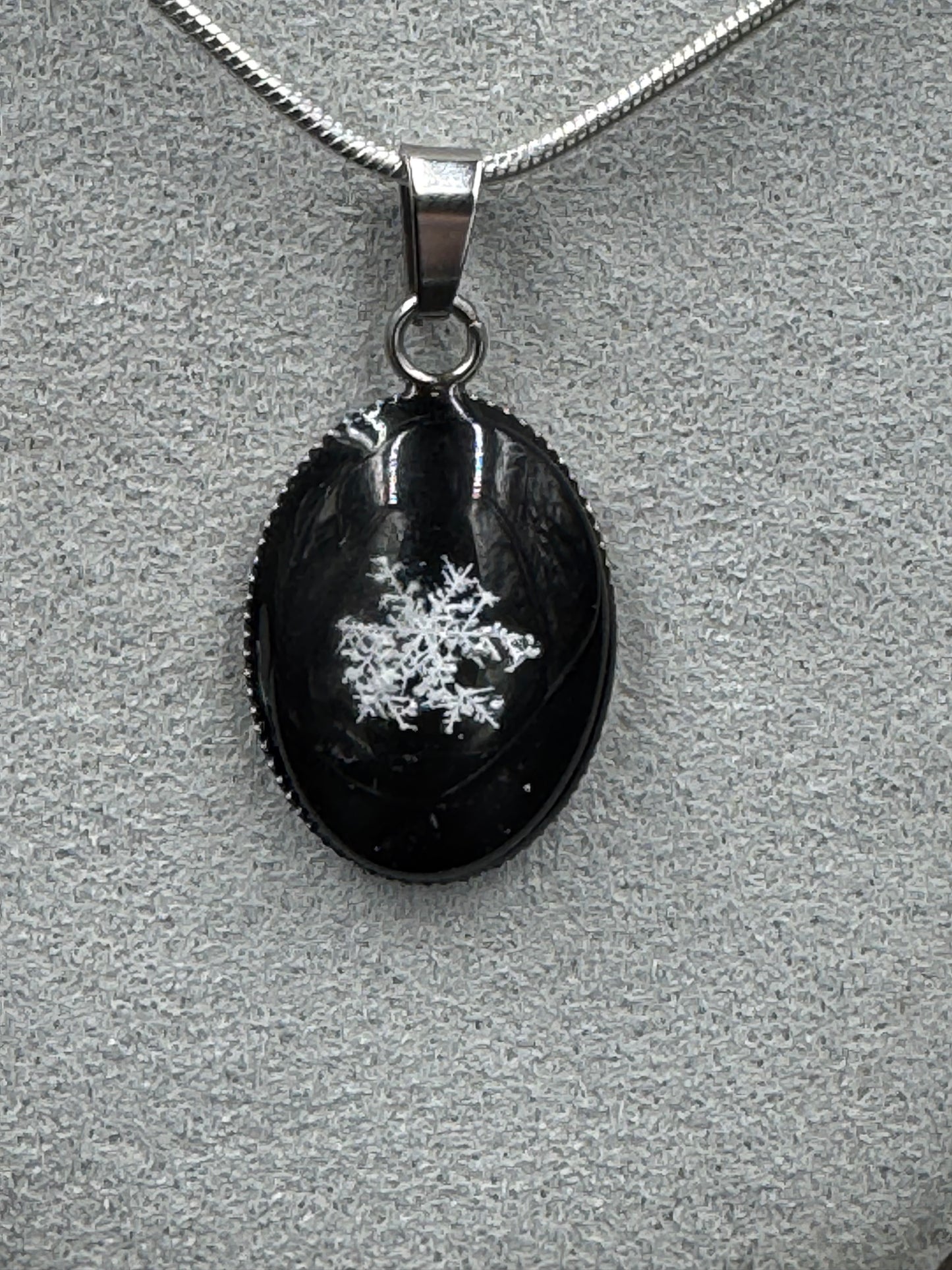 Snowflake Pendant 121925-04