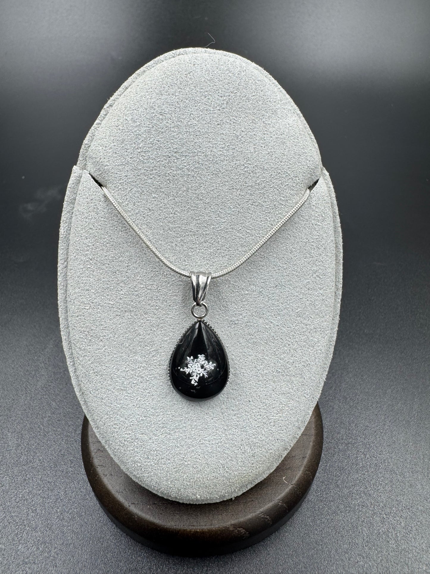 Snowflake Pendant 121925-03