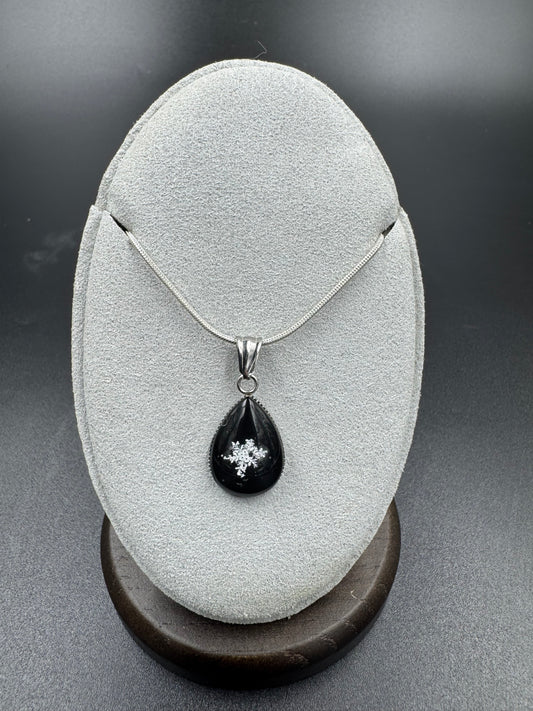 Snowflake Pendant 121925-03