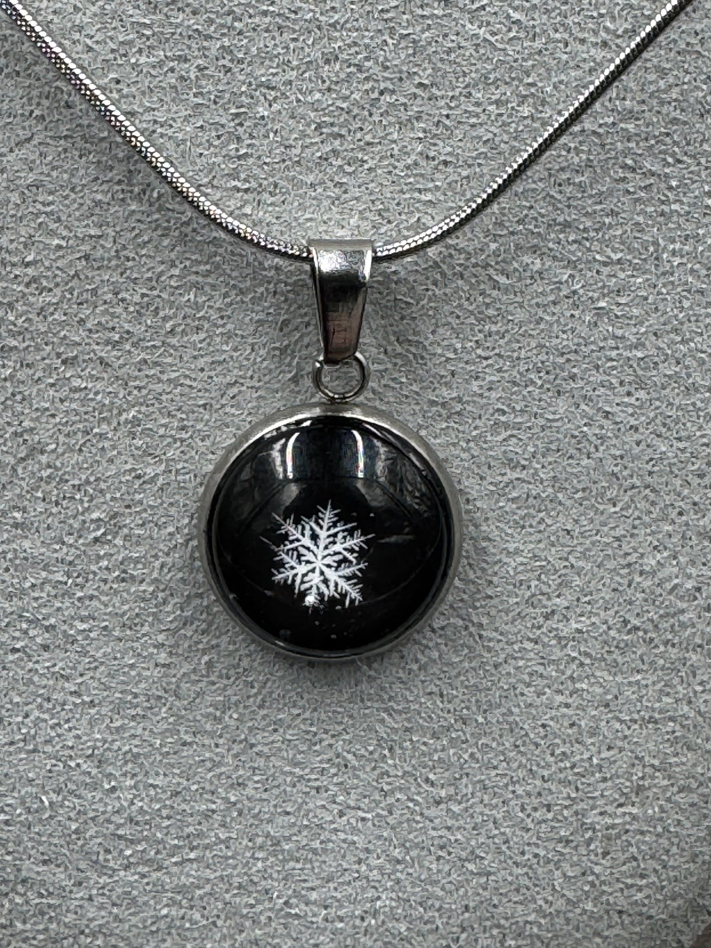 Snowflake Pendant 122625-02