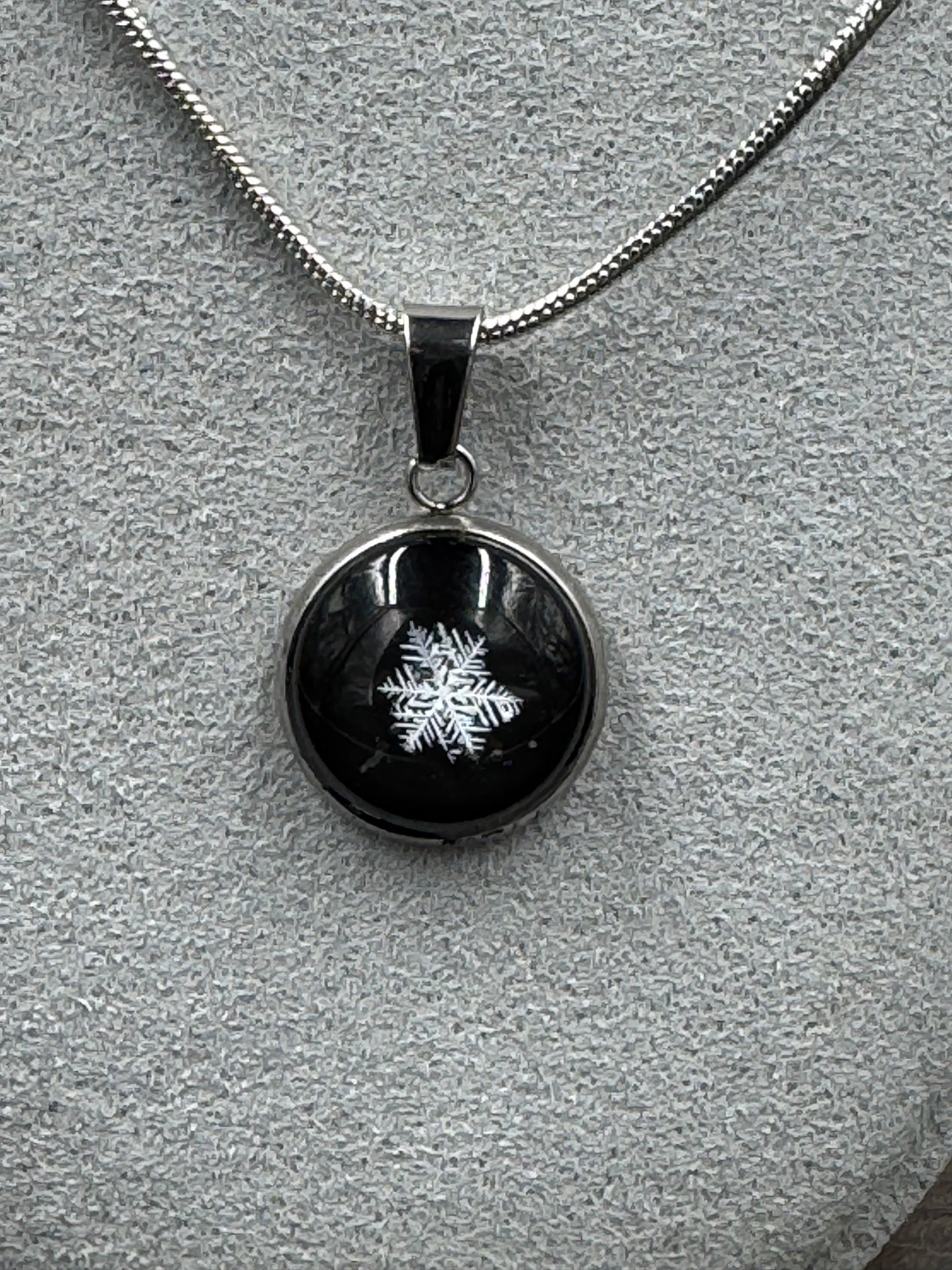 Snowflake Pendant 122625-14