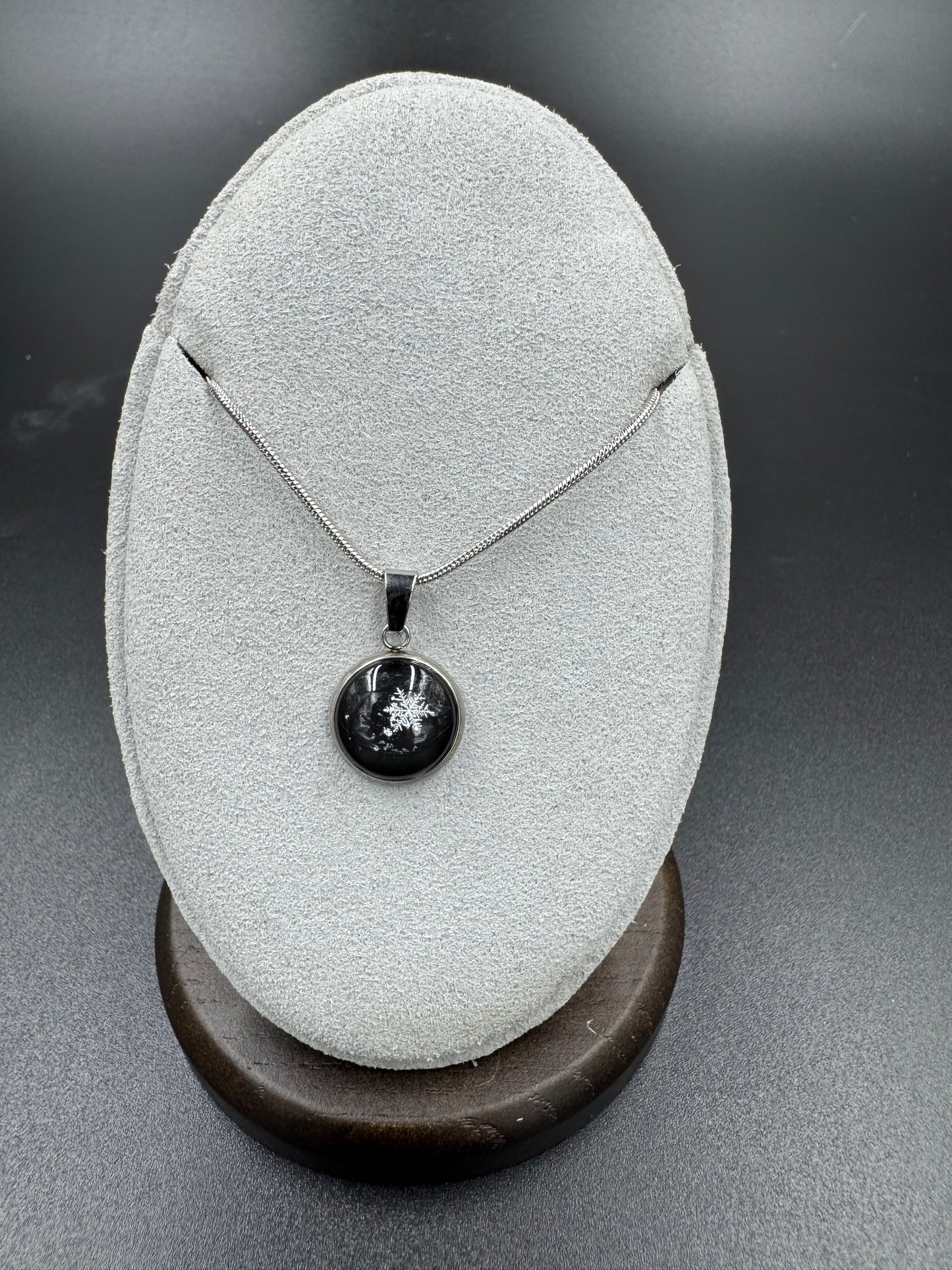 Snowflake Pendant 010926-03